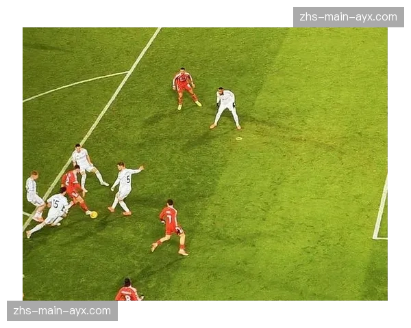 特写：英超引入的半自动越位技术，在关键判罚中减少争议但引发比赛流畅性质疑