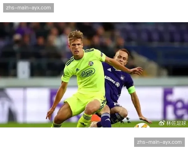 特写镜头：莱比锡边锋奥尔莫突破后选择倒三角回传而非传统传中